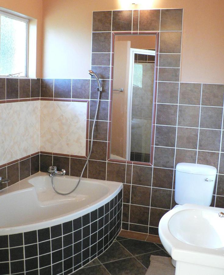 House Ebony B&B Newcastle Eksteriør billede