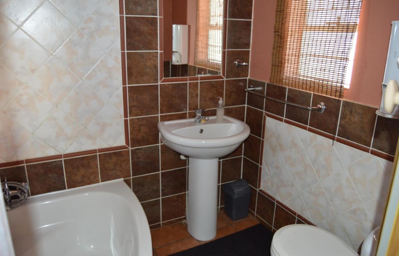 House Ebony B&B Newcastle Eksteriør billede
